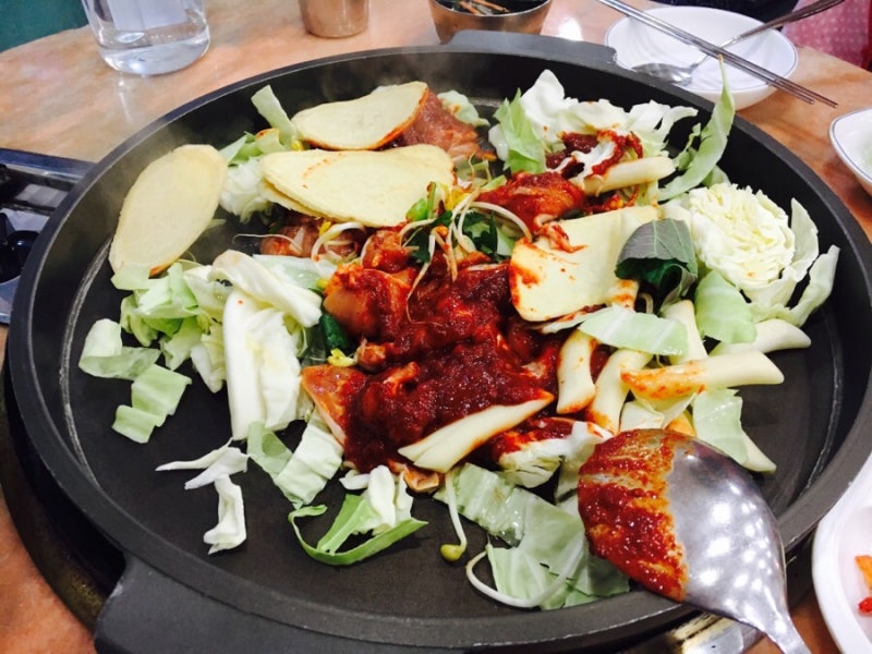 신촌맛집 :-) 춘천집 닭갈비막국수