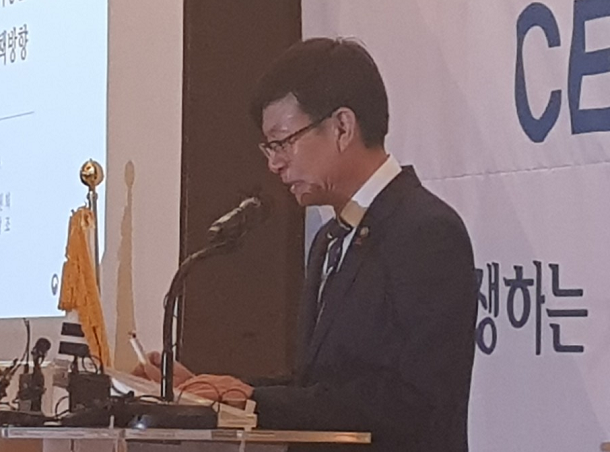  [프랜차이즈]김상조 위원장-프랜차이즈 가맹본부 CEO 대면, 입장 좁힐까?