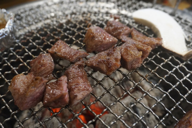 수지 상현동 맛집, 돼지갈비와 이베리코 고기집 - 신분당선 숯불구이