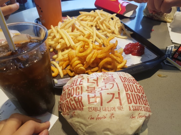  [일상] 새로나온 맥도날드 컬리후라이, 아오리라멘과 간장계란밥,구슬사이다! 황금개띠해를 맞이한 '모찌시바'인형