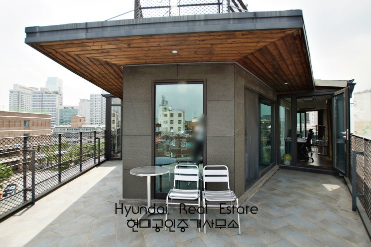  강남 옥탑 주택형사무실 임대 - 바닥난방, 내부화장실및 수도시설 완비, 주차 가능, 9호선 지하철역 1분거리, 즉시 입주 가능