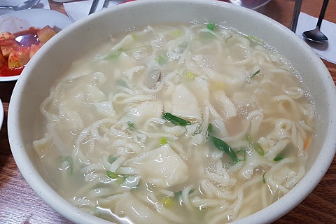 장미손칼국수 이미지