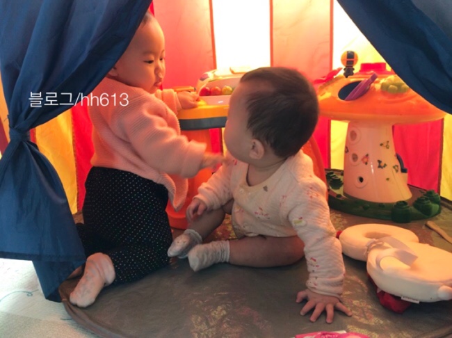  생후 243일 오랜만에 친구모임/ 초기이유식끝