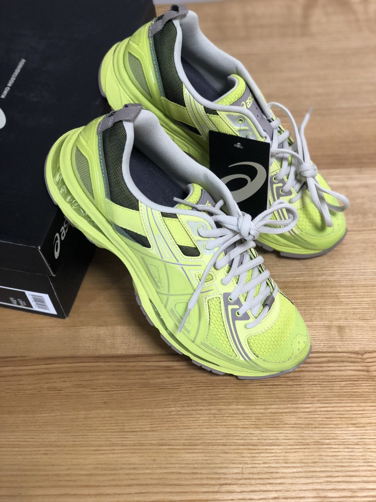  아식스  키코 코스타디노브 / 호카원원 토르 리뷰 / Asics x kiko