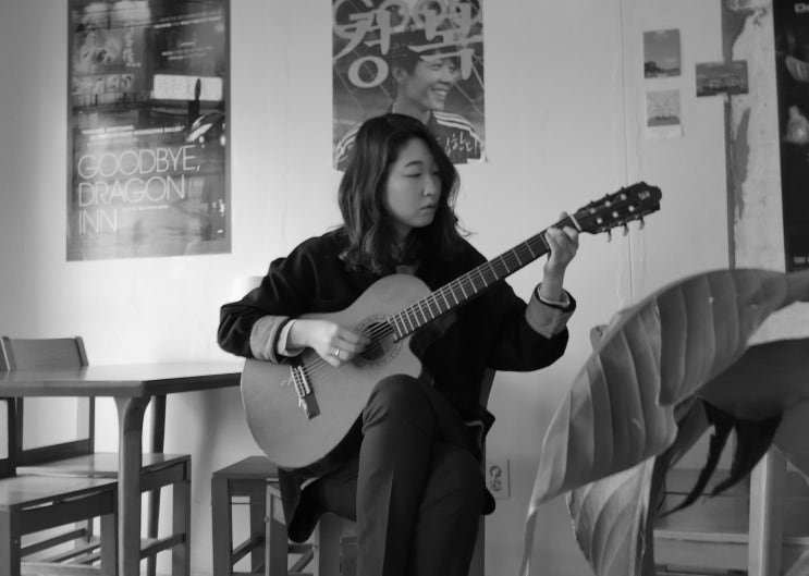  [Special] 3집 '사랑의 시절'을 발표한 싱어송라이터 강아솔과 시인 안미옥의 대담 인터뷰!