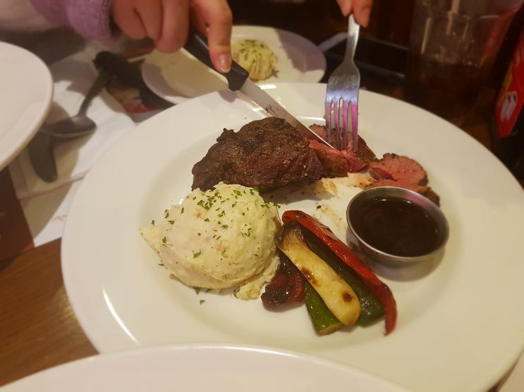  합정맛집) T.G.I.Fridays 메세나폴리스점 4명이서 7인분 먹다 쿠폰할인