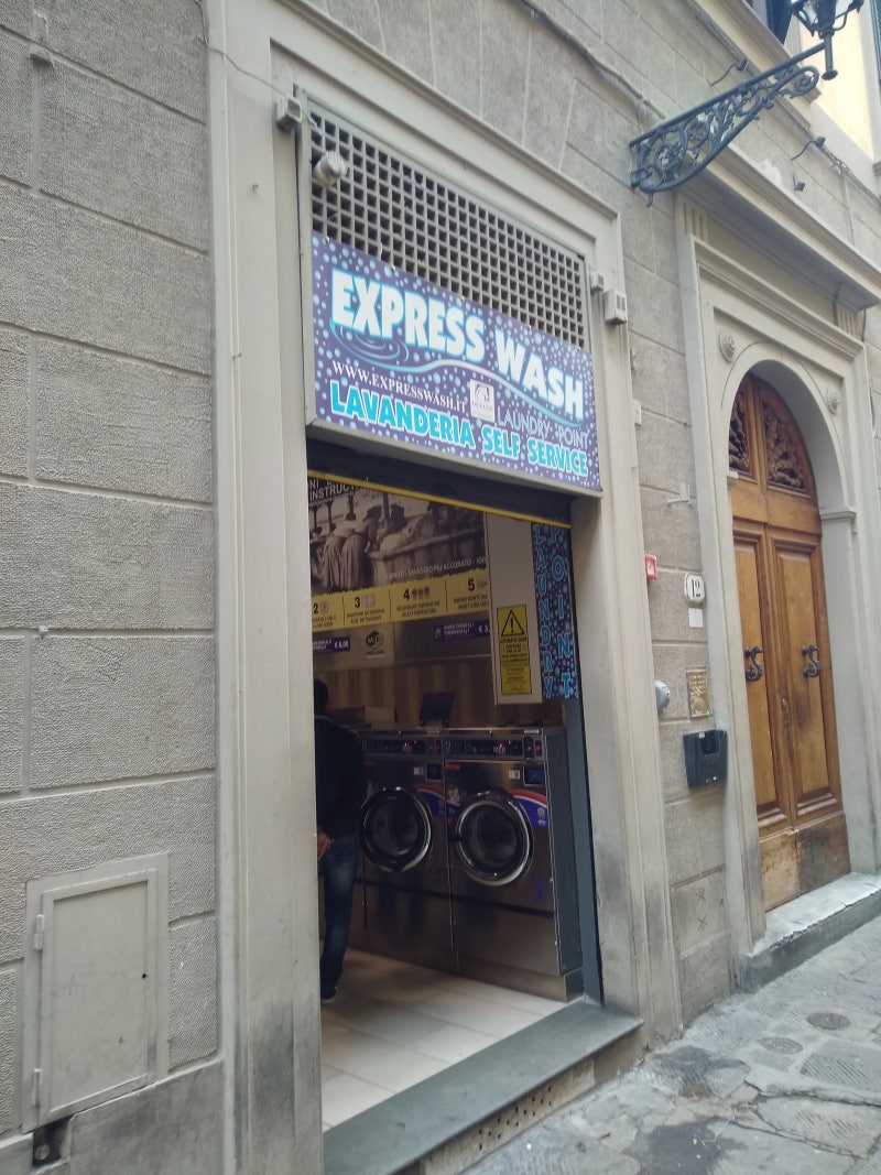 습한 겨울에 우기, 여행하다가 비를 쫄딱 맞았다면? 