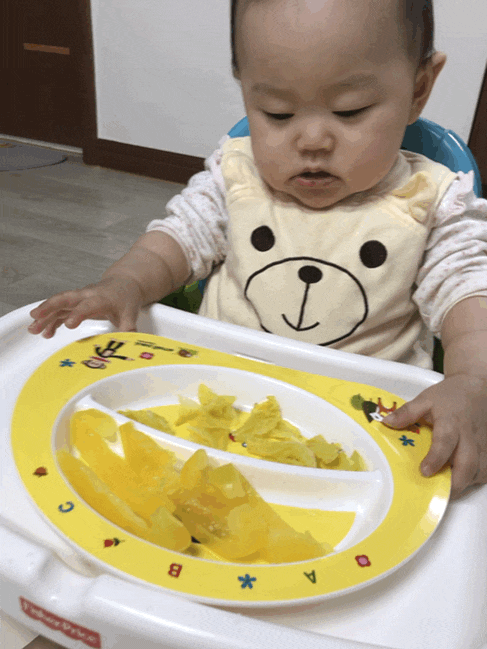  생후 250일 먹다가 끝난것같다 ㅋㅋㅋ/애호박브로콜리연두부죽