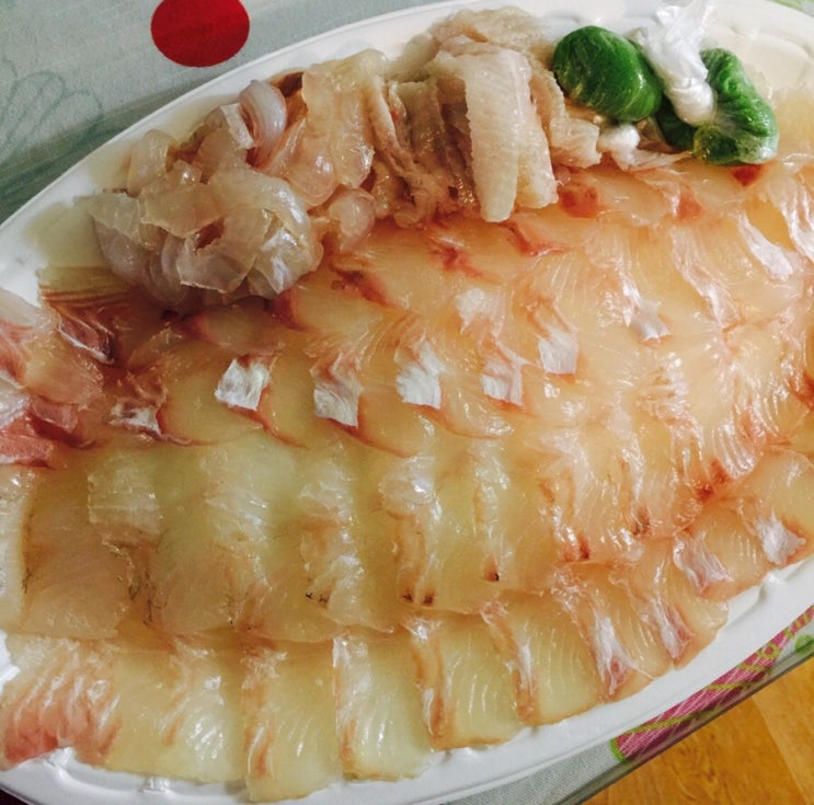  여수여행/여수맛집/여수구경거리/여수먹거리/여수수산물특화시장/여수회/횟집/회/광어회/우럭회/회맛집/여수회맛집/여수회센터/여수수산시장
