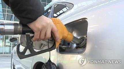 경유 차에 휘발유 '콸콸' 주유..법원 "차 주인도 30% 책임" 경유 차에 휘발유 '콸콸' 주유..법원 "차 주인도 30% 책임"