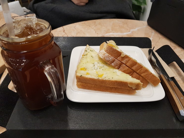  독립문카페) 분위기좋은 《CAFE UBUNTU》 카페우분투