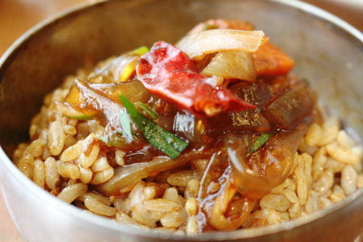  오늘 하루 수고했어 왕닭 한끼 외식장소로 딱맞춤 : 명동찜닭 매콤달달 홍수계찜닭 매콤 칼칼 저칼로리 닭다리 외식