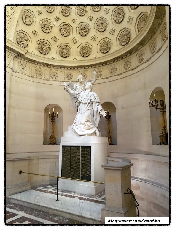 파리 - 루이 16세 부부를 위한 참회의 기도소 (Expiatory Chapel) / 루이16세와 마리 앙투와네트의 무덤 자리에 세운  기념물 : 네이버 블로그