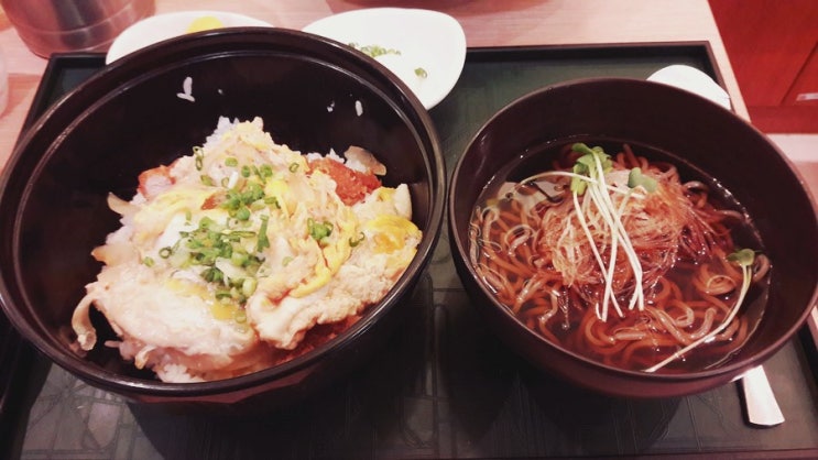 오늘의 점심 <<사보텐 카츠동 & 케일쥬스>> 오늘의 점심 <<사보텐 카츠동 & 케일쥬스>>