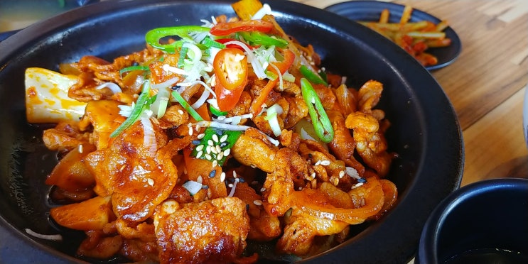  맛도 빛깔도 고운, 광주 동명동 새우식탁