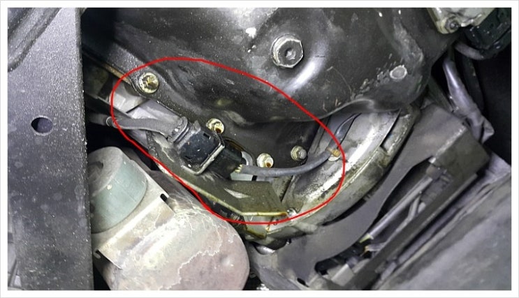  2009 BMW320i 중고차구입 후 엔진오일 보충 경고등점등 엔진수리? 가이드고무??