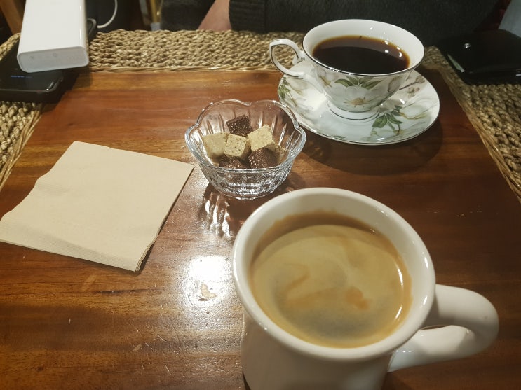  왕십리) 다양한 핸드드립커피를 마실 수 있는 Cafe Civit 카페시벳