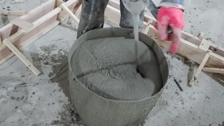 습식공사 미장공사 미장작업 이미지 미장 공구 몰탈 흙손 이미지 습식공사 미장공사 미장작업 이미지 미장 공구 몰탈 흙손 이미지