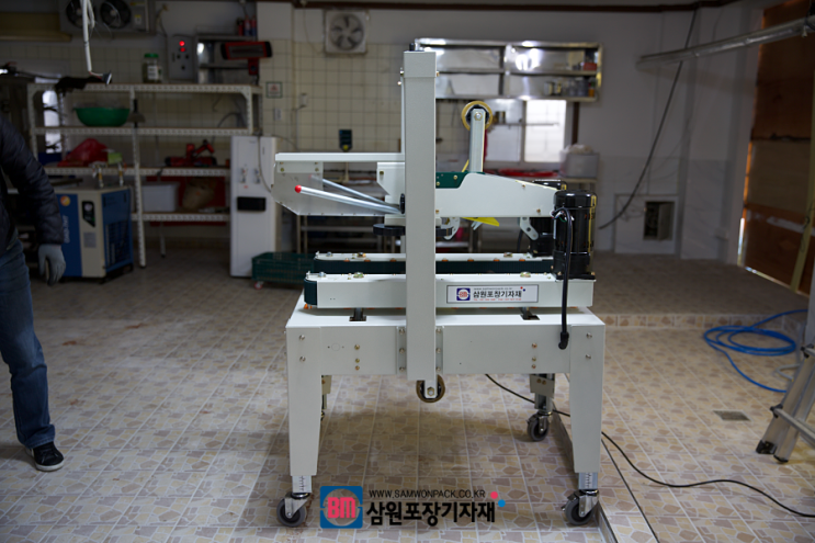  박스포장 반자동 탭핑기를 순전식품에 출고했습니다.[삼원포장기자재]