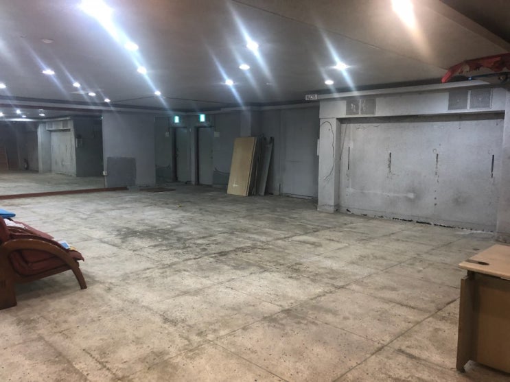  이천상가임대 분수대부근지하1층 60평임대
