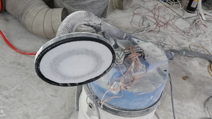 도장공사 천장 벽면 에어 샌딩작업 샌딩기 집진 샌더기 뷰 도장공사 천장 벽면 에어 샌딩작업 샌딩기 집진 샌더기 뷰
