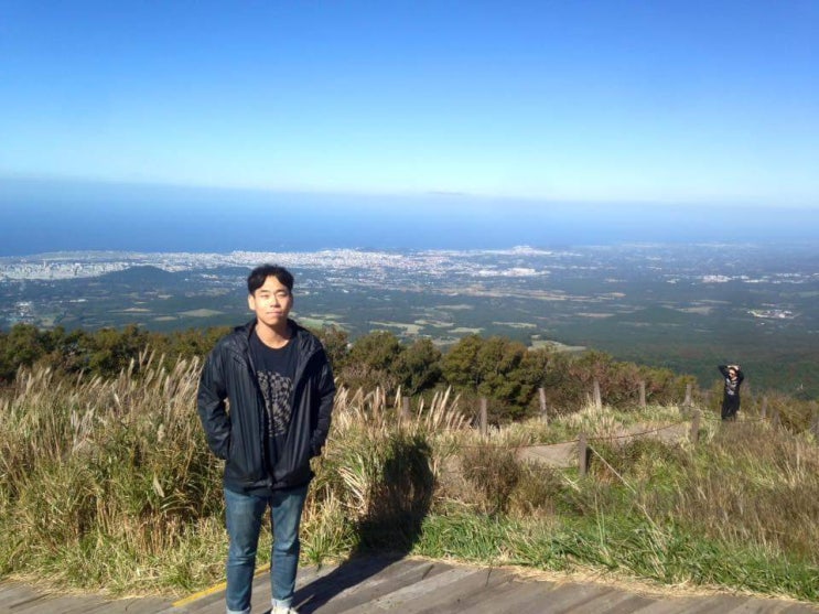 Daily Essay 즐거운 생활 42 _ 저 산은 내게 오지마라 오지마라 하고