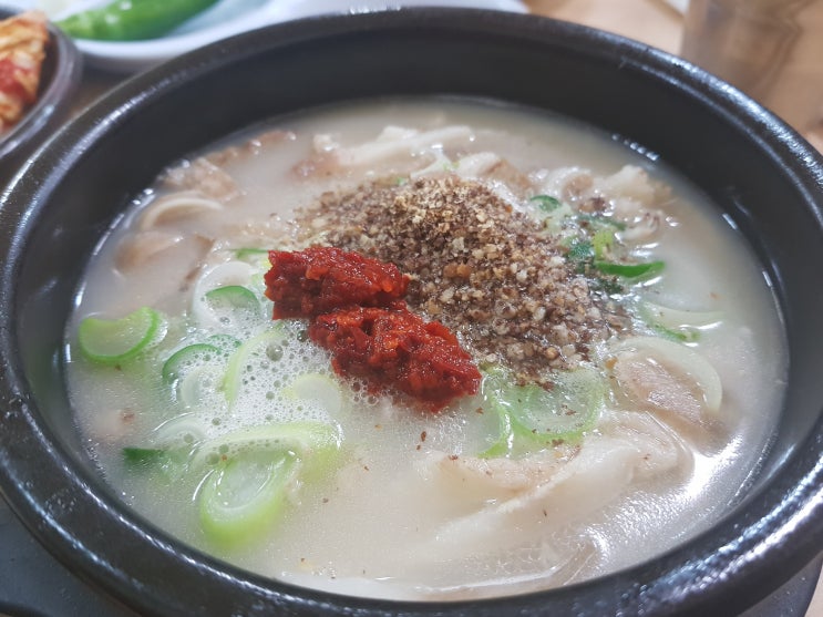  왕십리) 내 거친 국밥과~~불안한순대와~~그걸지켜보는너어어 / 거친 순대국 맛보려면 《성일순대국》24시간영업