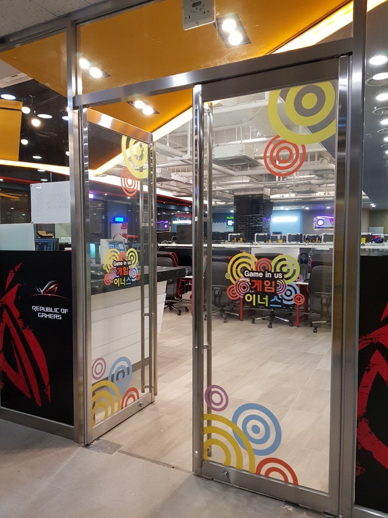 강남역 pc방] 강남역 4번 출구 GTX1080ti 1080 램32기가 i7 8700k 수냉pc 최고사양 강남 pc방 코인노래방 :  네이버 블로그