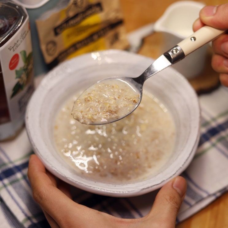 [간단한 아침메뉴]속이 편안한 오트밀 먹는법 정말 쉬워요.