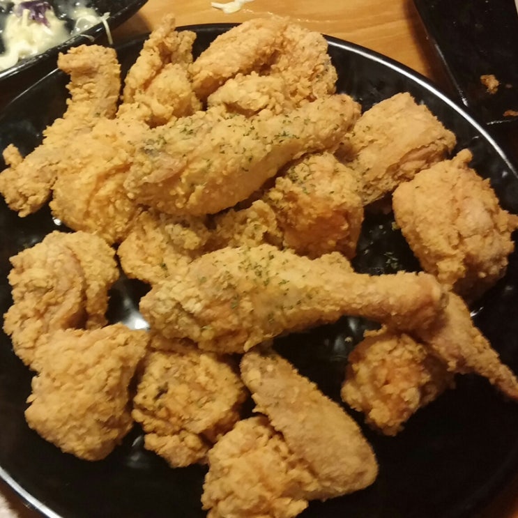  서면 치킨 충만치킨에서 티꾸닭 먹고 왔어요