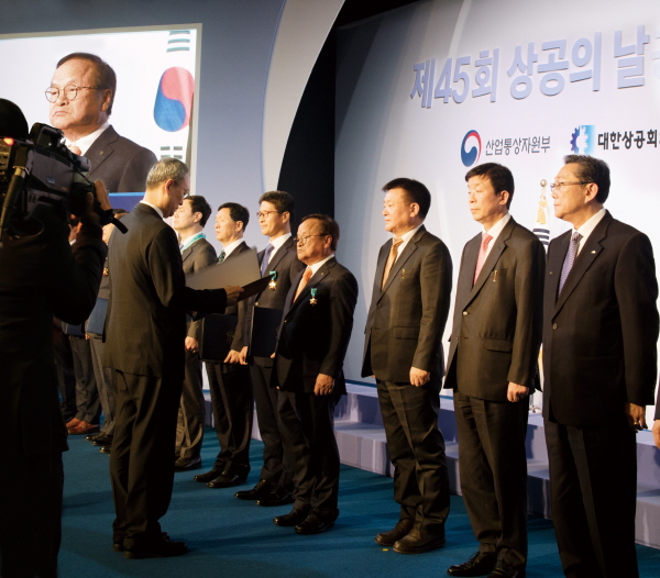 한국팜비오 남봉길 회장, 석탑산업훈장 수훈 