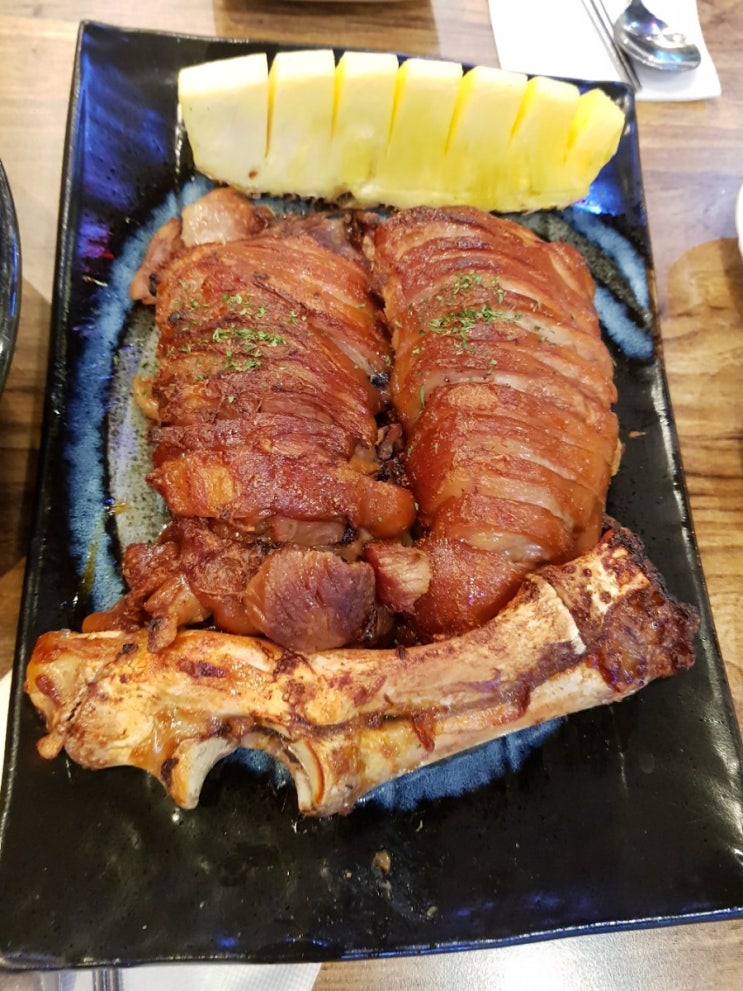  굴포천역 맛집, 화덕에 통째로 구운 족발