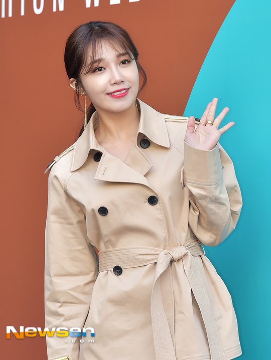 정은지 : 서울패션위크 : 정은지헤어 : 정은지메이크업 : HAIR 민규부원장 MAKEUP 효정부원장_순수 설레임점 정은지 : 서울패션위크 : 정은지헤어 : 정은지메이크업 : HAIR 민규부원장 MAKEUP 효정부원장_순수 설레임점