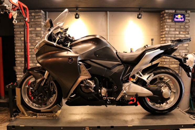  HONDA VFR1200F 작업완료