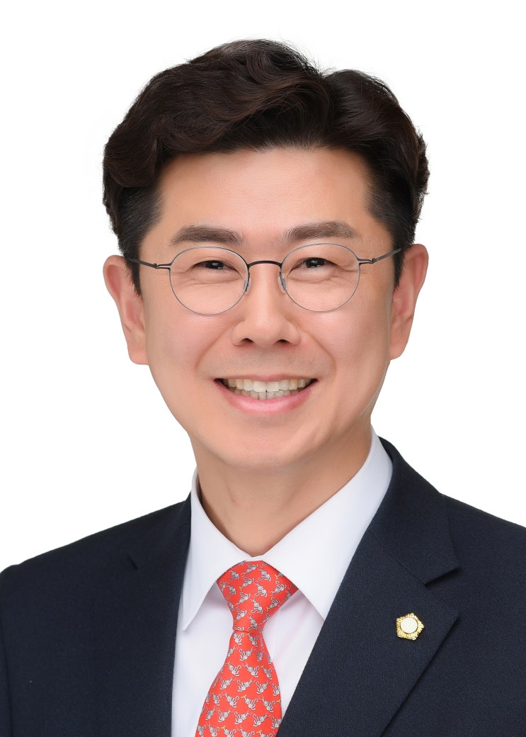  포천시의회 윤충식 시의원  예비후보 등록 힘찬 출발!