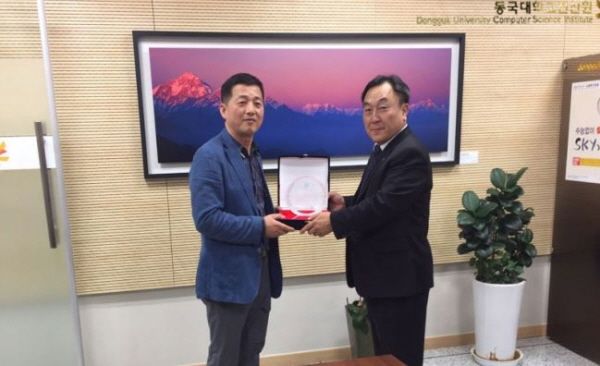  조진수 사진작가, 동국대 전산원에 4천만원 상당 사진작품 기증
