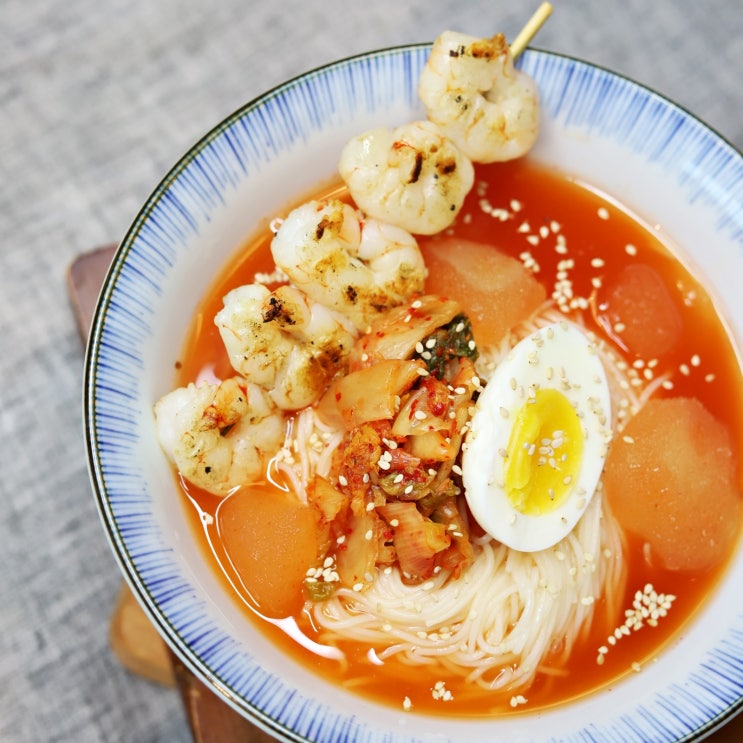  [오늘의 저녁메뉴 추천]시원한 별미 김치말이국수