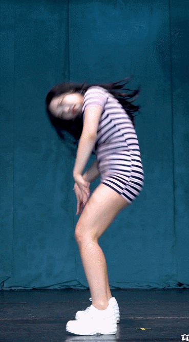 메이퀸 하연 타이트한 원피스 몸매 댄스 움짤 메이퀸 하연 타이트한 원피스 몸매 댄스 움짤