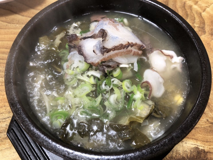  속초 중앙시장 맛집 속초문어국밥  샤브샤브 문어 최고 해장국