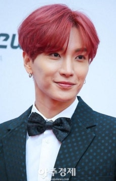 이특 모모랜드 연우한테 DM보낼걸 팬계정에 보내서 딱걸림 !