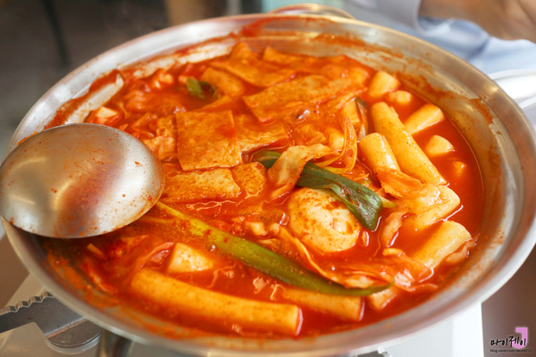  [홍대 떡볶이] 맛있는 홍대 즉석떡볶이랑 독특한 튀김 먹을 수 있는 홍대 떡볶이 맛집 밀스타