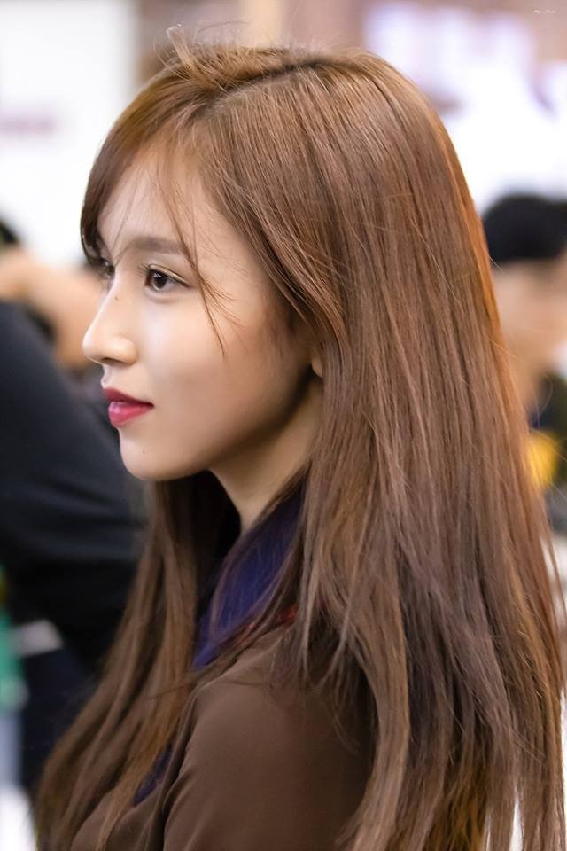 TWICE Mina's Airport Fashion: Side Profile