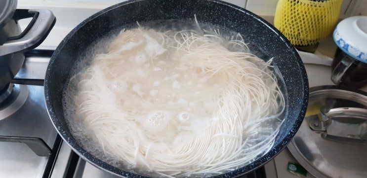  주말에는 맛나는 음식과 함께 소확행 즐기기