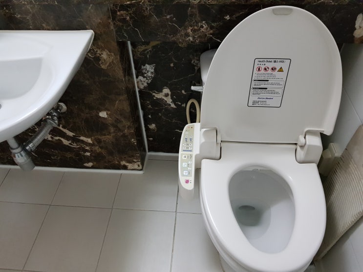  분당누수 KT 본사 옆 정원 속 궁전 식당 천장 누수 발생, 원인은 방수 문제!! 화장실 방수 편