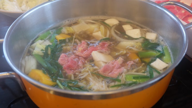  홍대 샤브샤브 메리킹에서  붉은대게 샤브무제한!