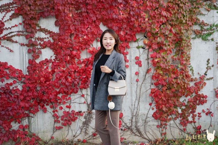 가을패션 칼린 젬마백과 체크자켓 코디 출근룩 가을패션 칼린 젬마백과 체크자켓 코디 출근룩