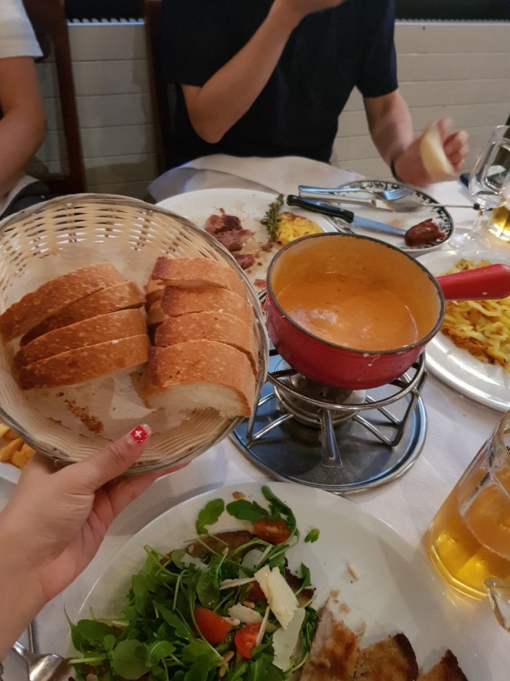 제네바 맛집 식당 레자르뮈르 Restaurant Les Armures 토마토 퐁듀