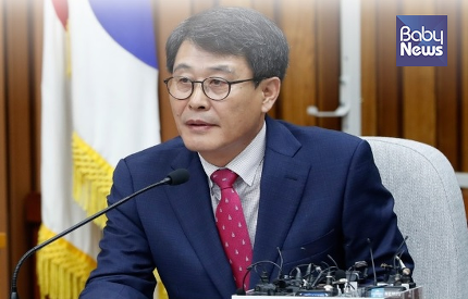 "육아휴직 기간에도 공무원연금과 국민연금 차별" "육아휴직 기간에도 공무원연금과 국민연금 차별"