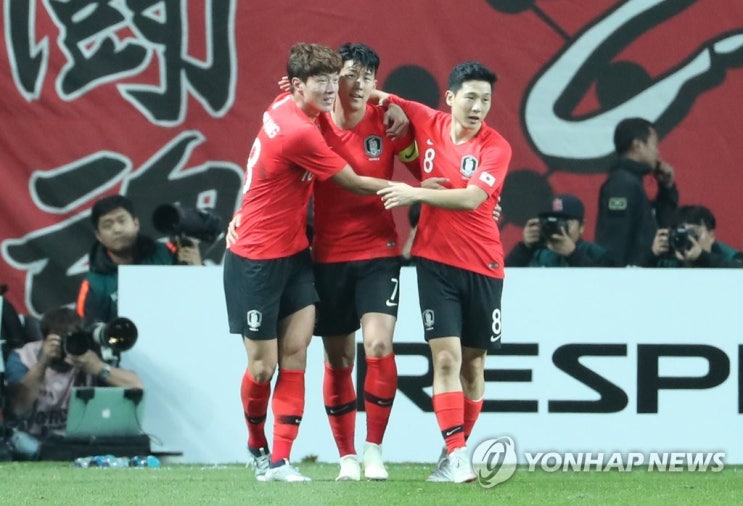  황의조·정우영 '골골'… 한국 축구, 36년 만에 우루과이에 첫 승