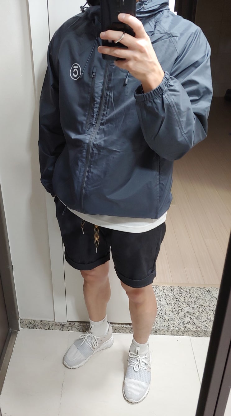  커버낫 패커블 윈드 브레이커 챠콜 그레이